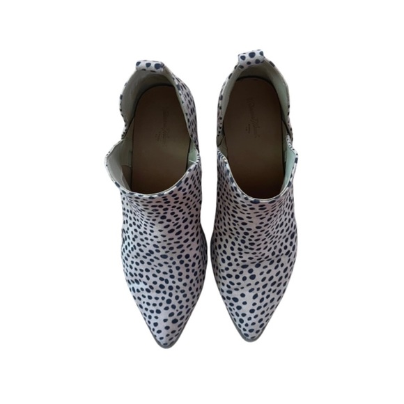Women’s Universal Thread animal print ankle high booties - Picture 6 of 6